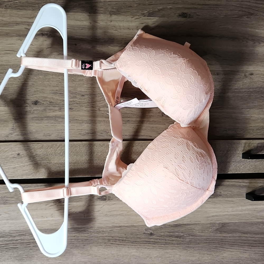 NWT VS 40C Bra